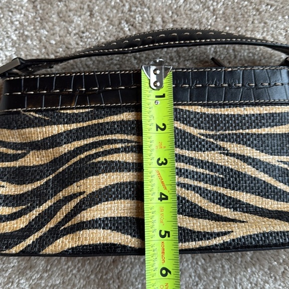 Franco Sarto zebra print purse handbag - Picture 7 of 9
